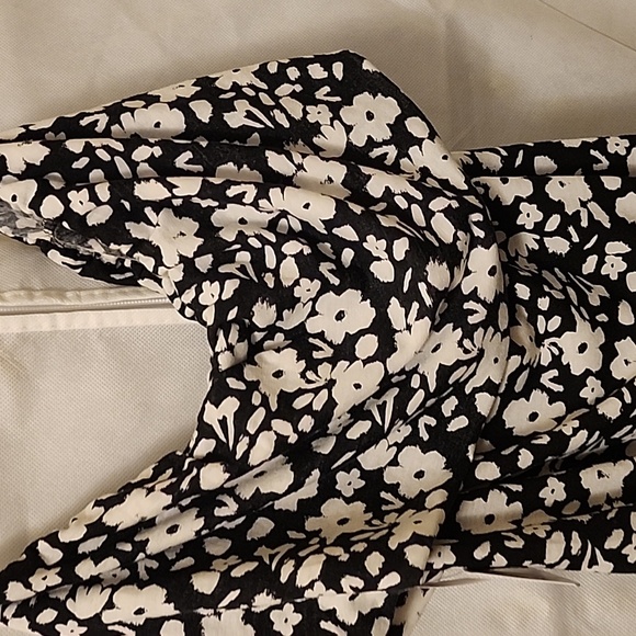 POOF NEW YORK.      The body suits - Picture 3 of 6